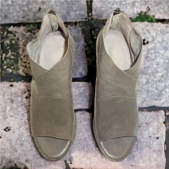 Eileen Fisher Ink Ankle Booties 7 VINTAGE Gray Pebbled Leather Zip Back NIB - Picture 8 of 16